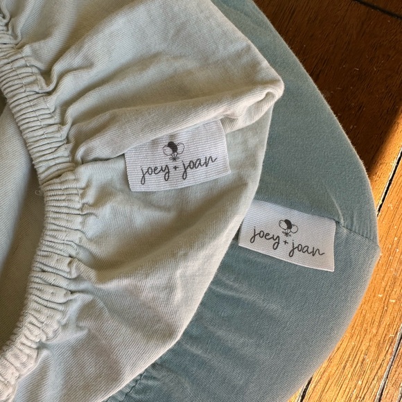 Bassinet Matress & Sheets - Picture 1 of 3